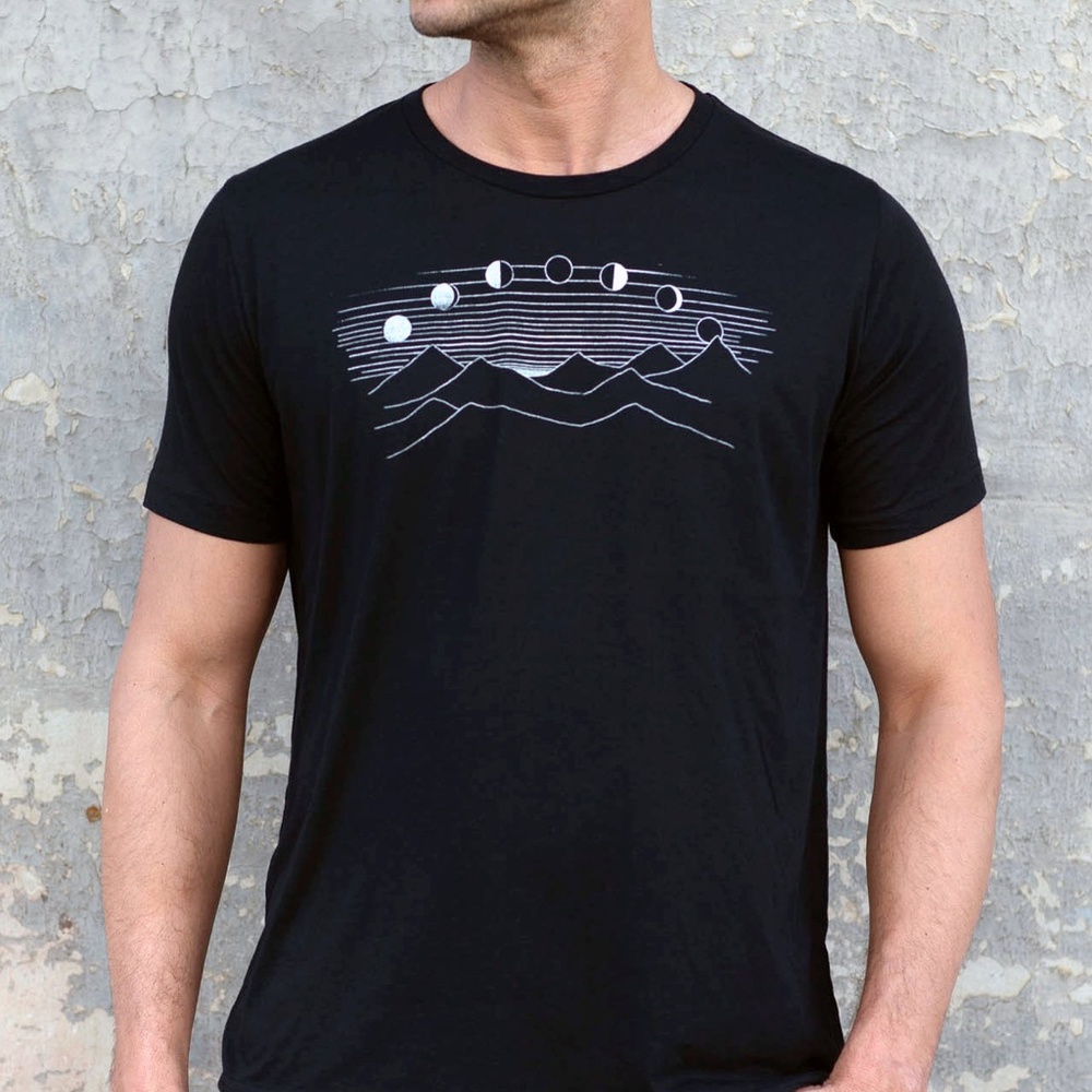 CRESCENT MOON UNISEX T (4 pcs)